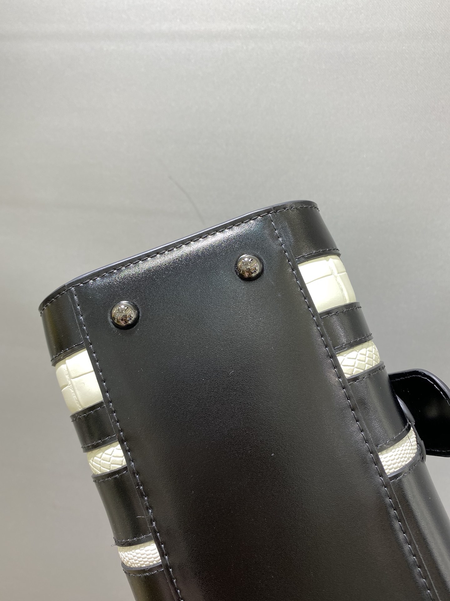 델보 브리앙 박스백 미니